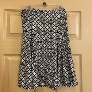 Max Studio Black and White A-Line‎ Soft Flowy Skirt, Size Small